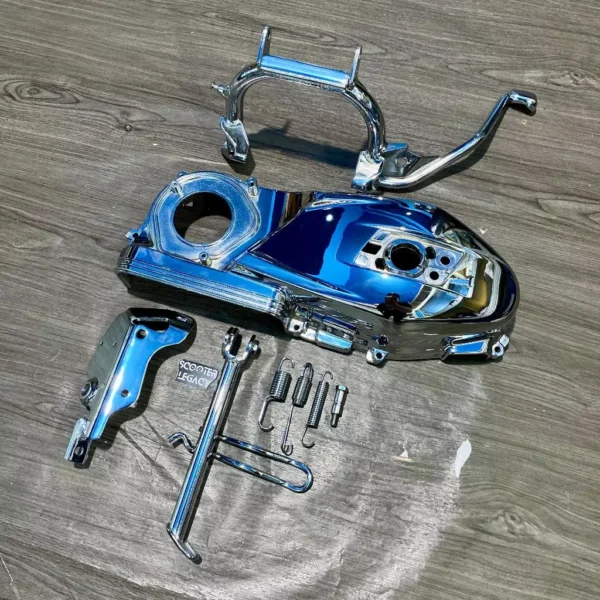 id-11134207-7rasd-m2mgt1z1os3j0a.webp Vespa Chrome CVT Cover Set